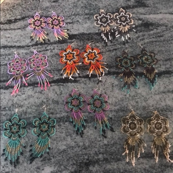 Beaded earrings - Picture 1 of 3